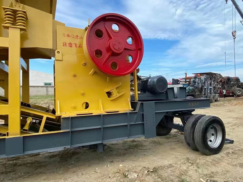 車載移動(dòng)破碎站